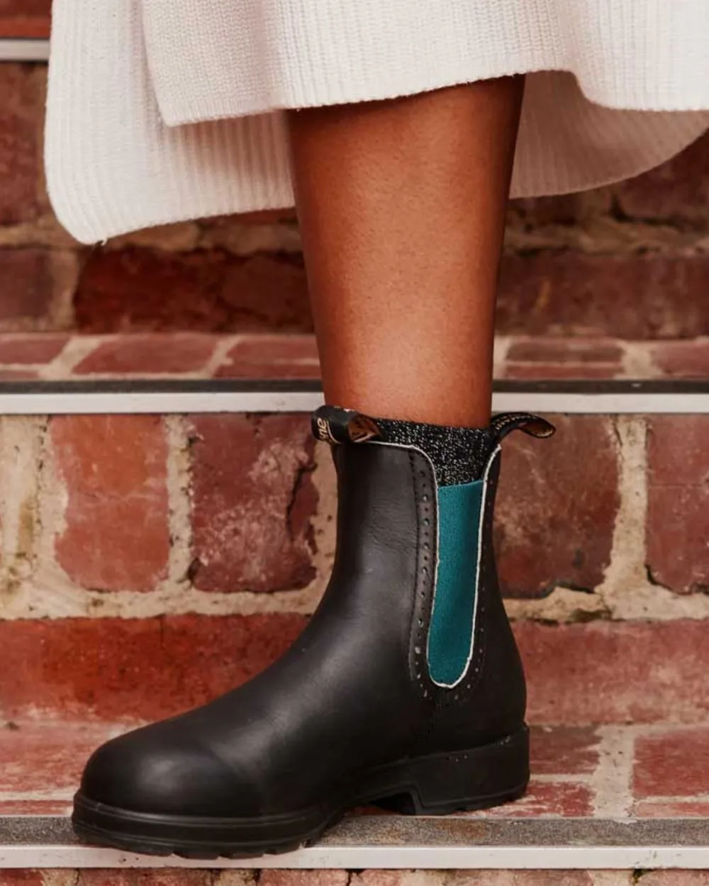 Blundstone Womens 2320 Black Leather Chelsea Boots