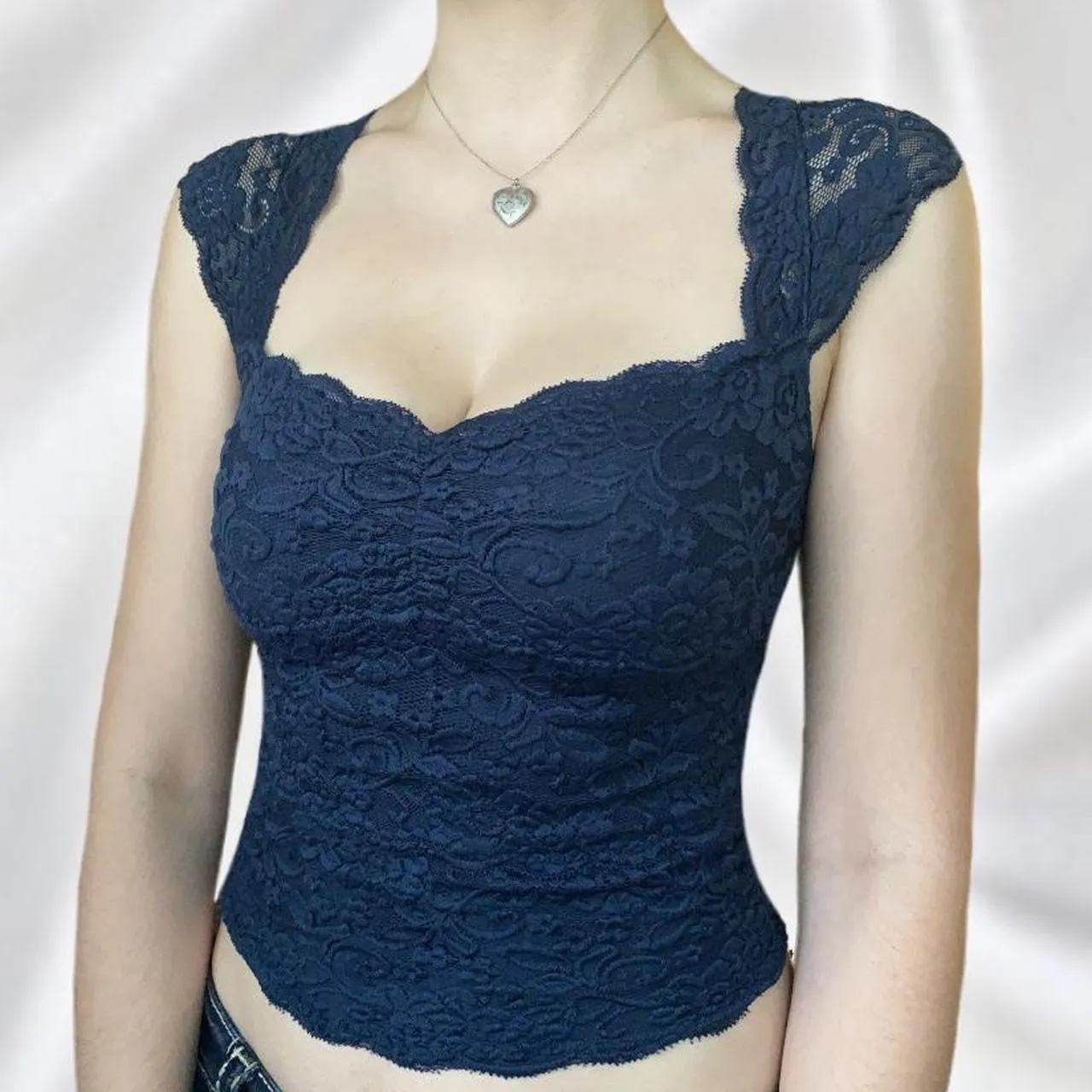 FashionKova - Lace Slim Short Sleeve Tee