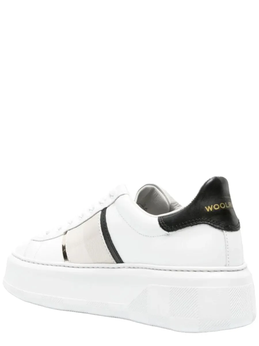 Sneakers con suola rialzata
